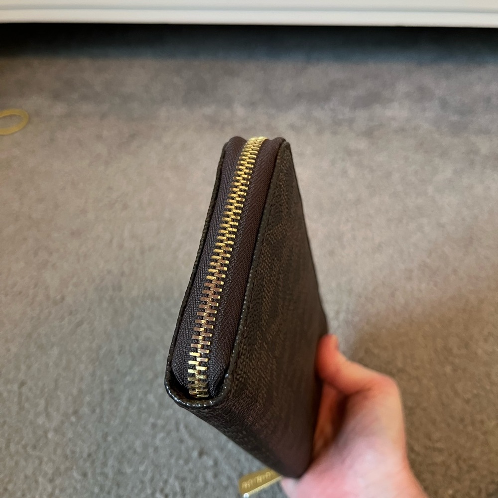 Michael Kors Continental Jet Set Wallet - Picture 11 of 12